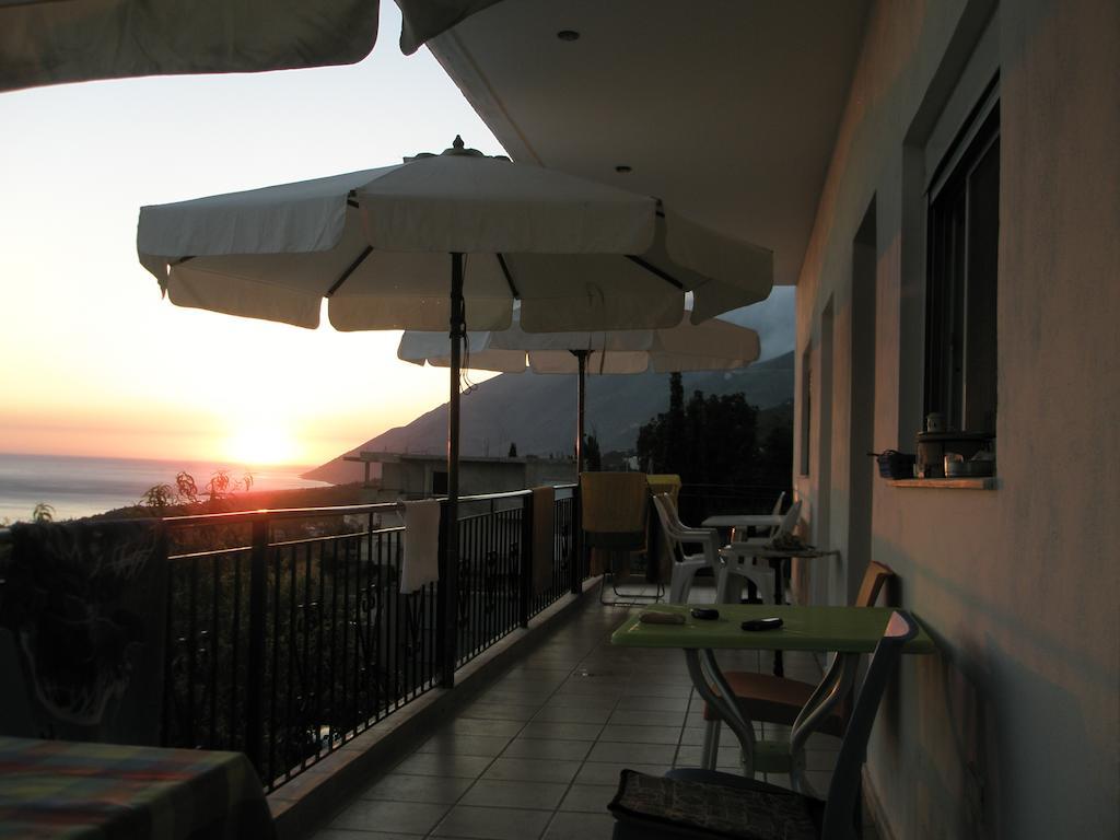 Guesthouse Cathrine Dhërmi Exteriér fotografie